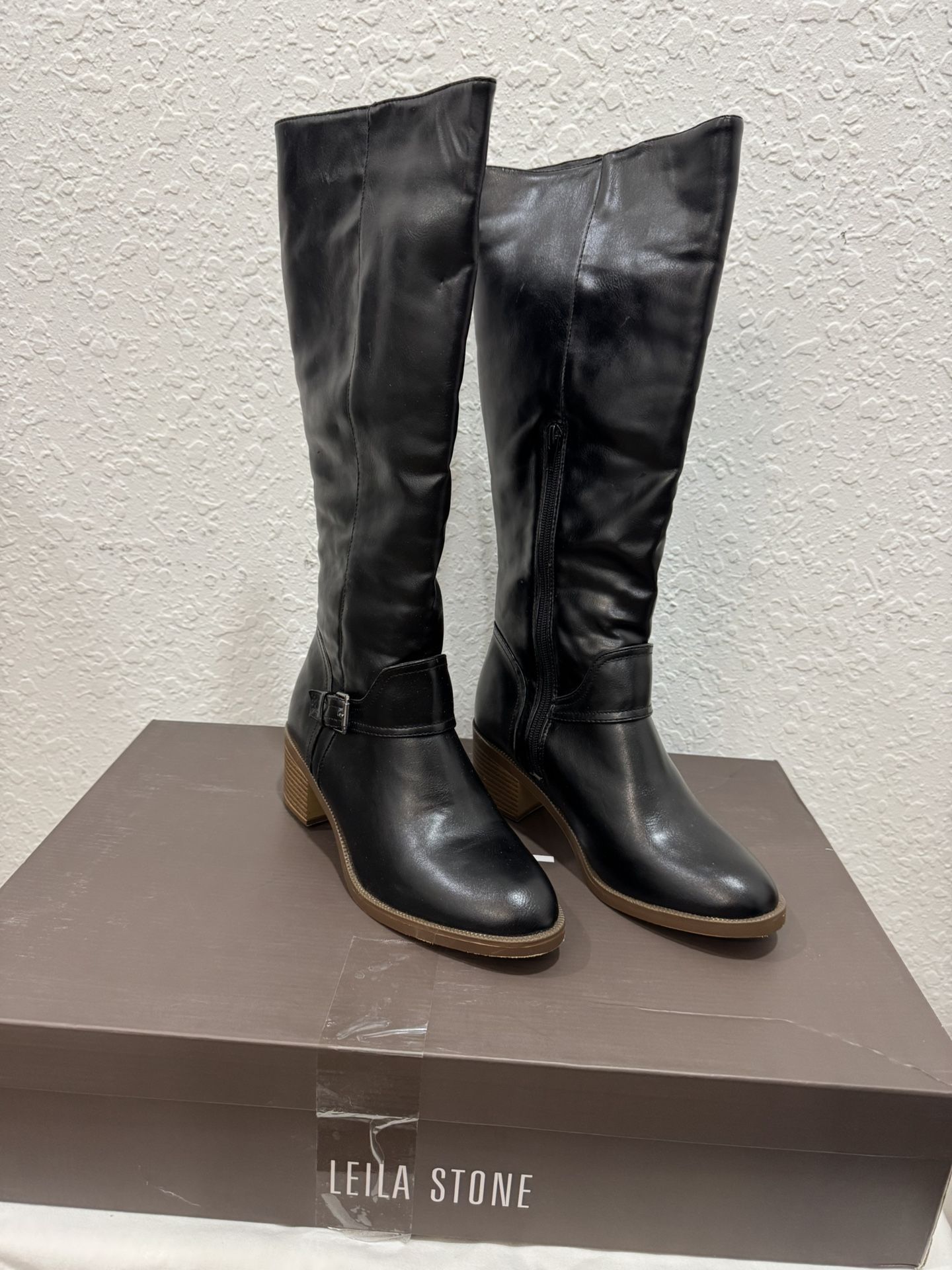 Lelia Stone Boots - Model Melinda Bus -Black Size 8