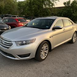 2016 Ford Taurus