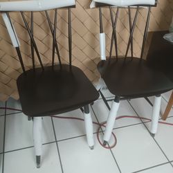 Set De 2 Sillas Nuevas $120