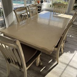 Dining room table with 6 chairs