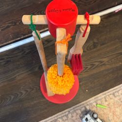 Melissa And Doug Pretend Play Preschool Wooden Cleaning Set