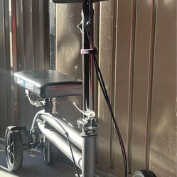KneeRover Knee Scooter Steerable Knee Walker Crutch - Matte Black-  Leg, Ankle.