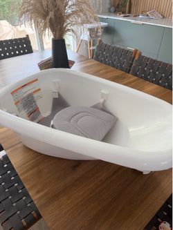 Regalo Baby Basics 3-in-1 Grow with Me Baby Bathtub with Foam Padded Air Mesh Sling, Adjustable Infant Bath Tub for Newborn to Toddler, Baby Bath Seat