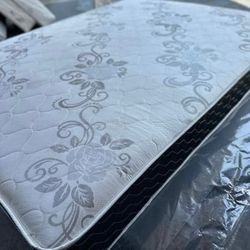 Deluxe. Twin Size Set 