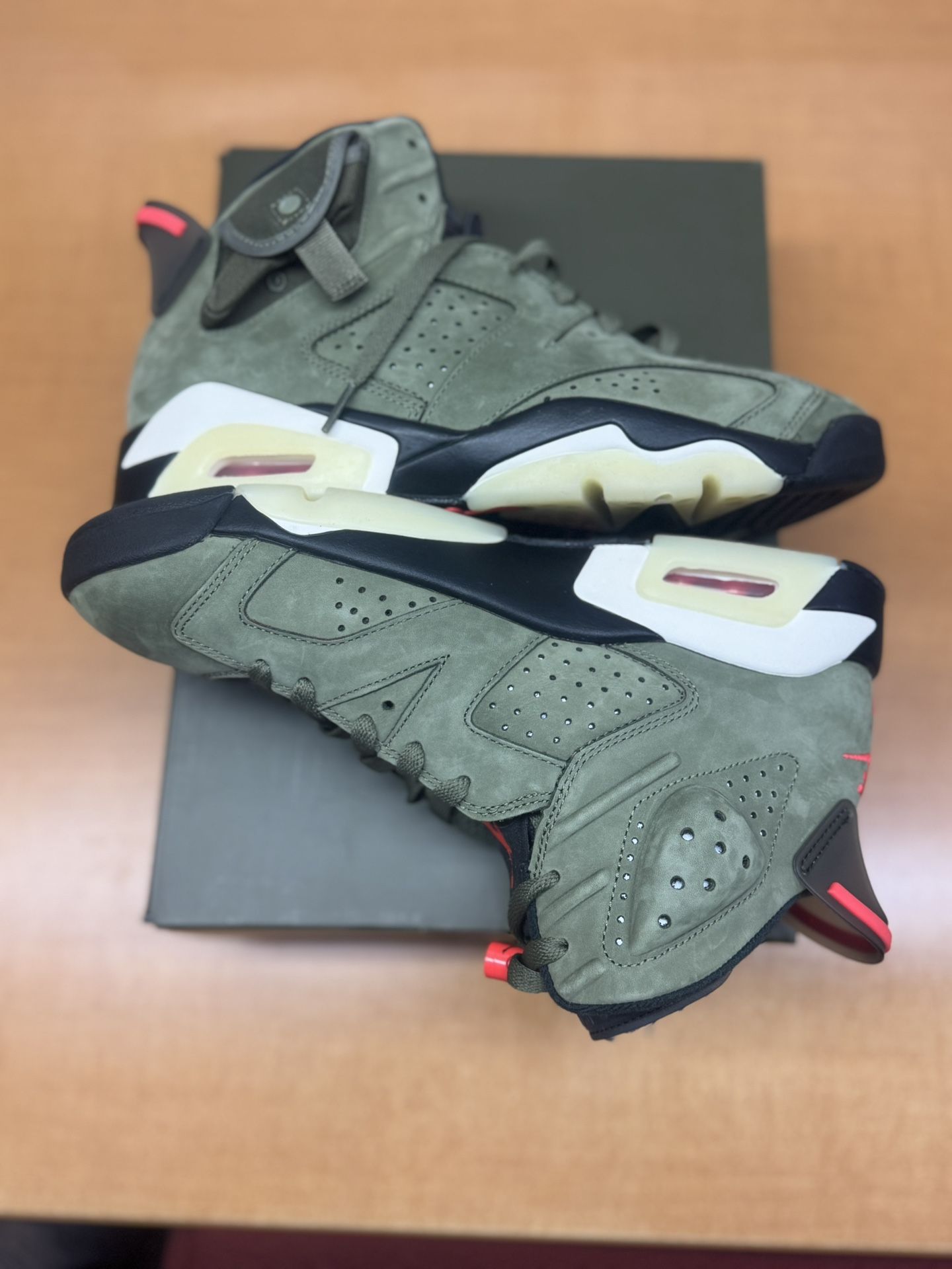 JORDAN 6 CACTUS JACK size 9.5 Nike Air Jordans 6 Retro SP CN1084-200 Men main image 3