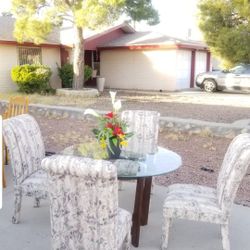 BEAUTIFUL DINING TABLE GLASS AND 4 CHAIRS