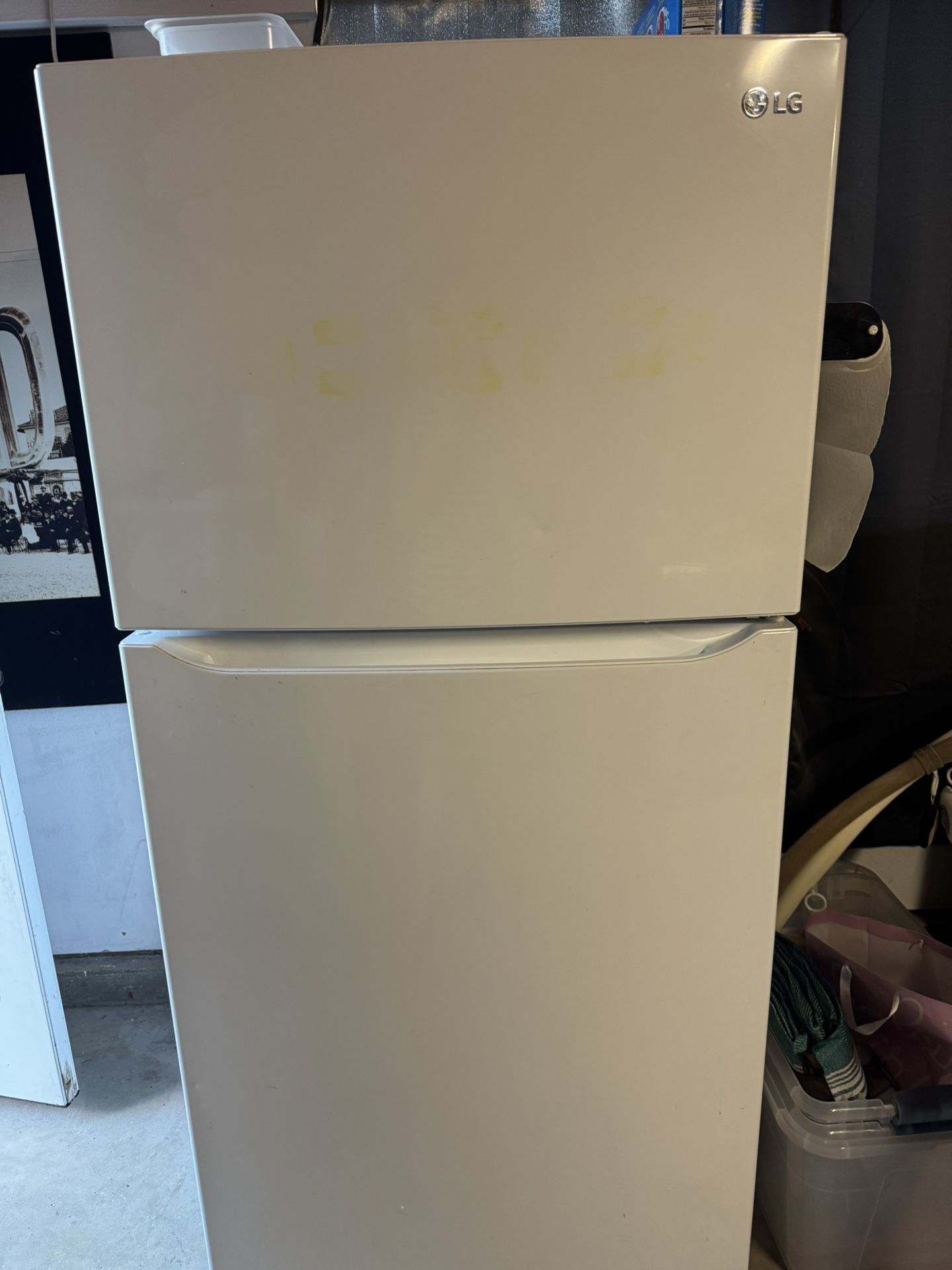 LG 20 Cubic Ft Fridge for Sale in Orange, CA - OfferUp