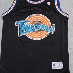 Men's Size Small Michael Jordan Tunes Squad Looney Tunes 23 Champion