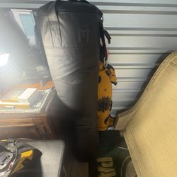 100lb Heavy Bag Lightly Used Almost Brand New 