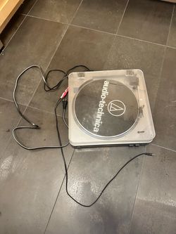 Audio-Technica AT LP-60 turntable