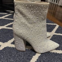 Steve M. Boots - New 