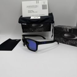 Oakley Holbrook Sunglasses (polarized)