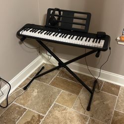 Like new - Casio Casiotone- CT-S300