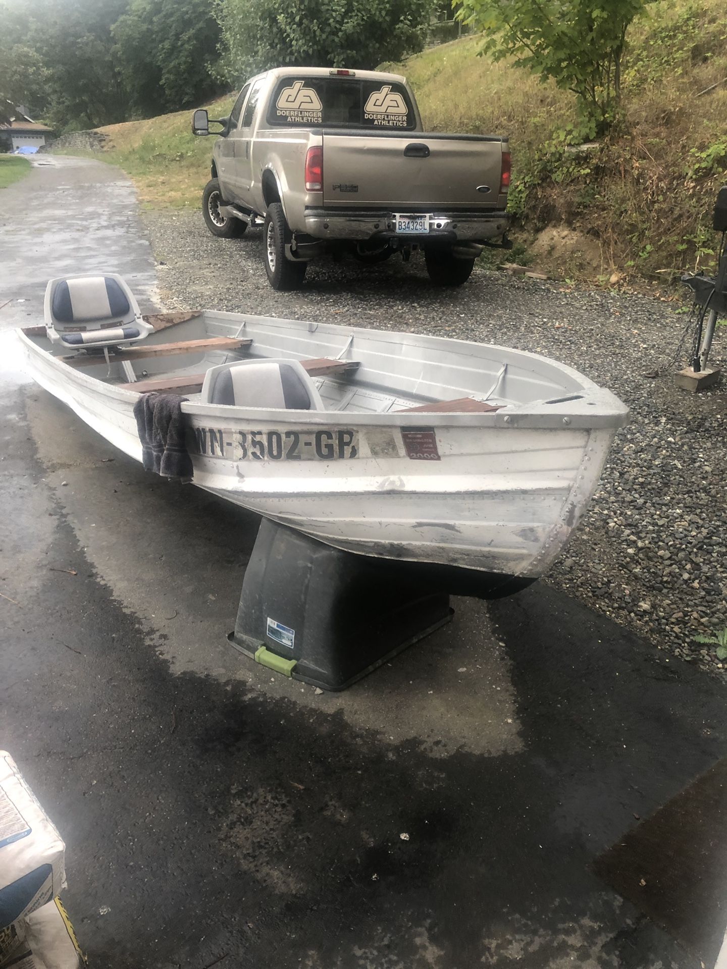 14’ Starcraft aluminum boat