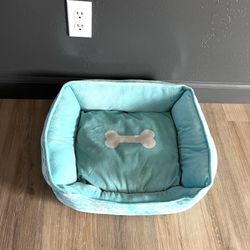 Like New Pet Bed
