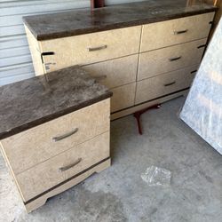 King Bedroom Set Must Go TODAY MOVING