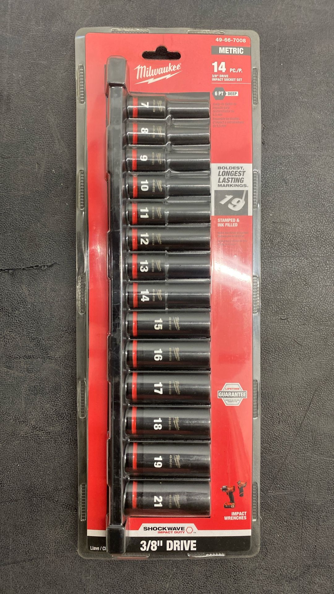 Milwaukee 3/8 Dr 14 Pc Socket Set. $40