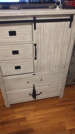 Dresser