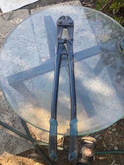 Bolt cutters