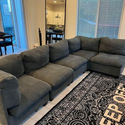 DARK CHARCOAL GREY BRAND NEW SECTIONAL 