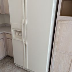 Whirlpool side By Side Refrigerator Fridge 