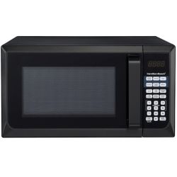 Hamilton Beach Stainless Steel 0.9 Cu. Ft. Black Microwave Oven