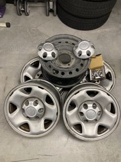 2005 Toyota Tacoma OEM wheels x5