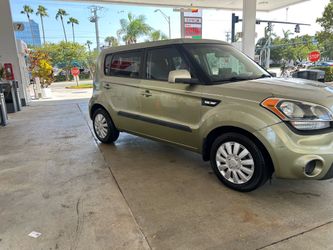 2013 Kia soul… only 142,000 miles
