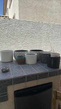 Assorted pots