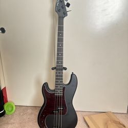 left handed Harley Benton Standard Series bass guitar
