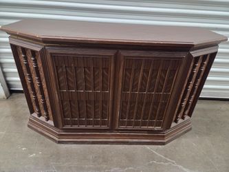 VINTAGE CONSOLE RECORD PLAYER