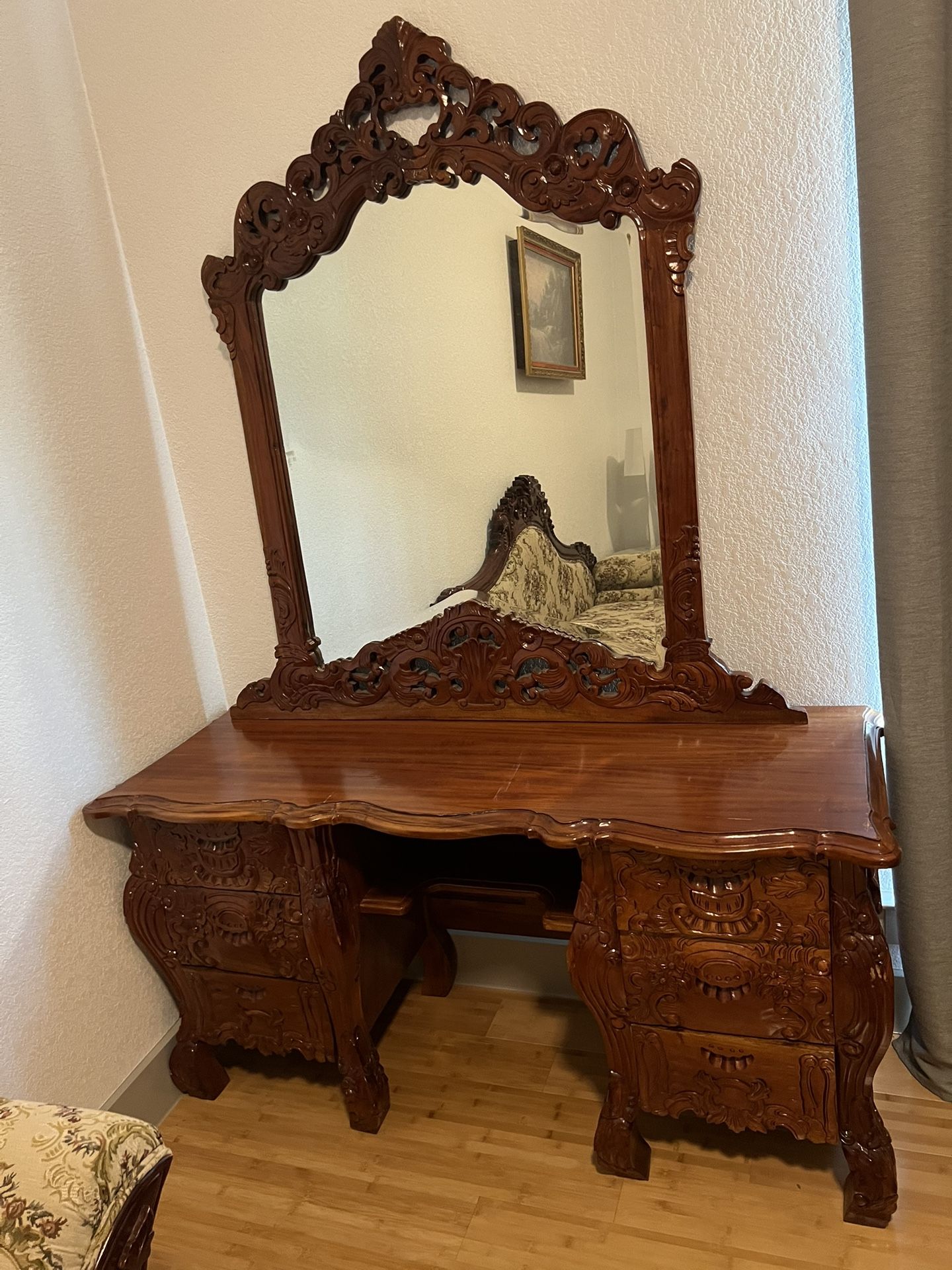 Solid Mohagany Vanity Dresser With Mirror $575