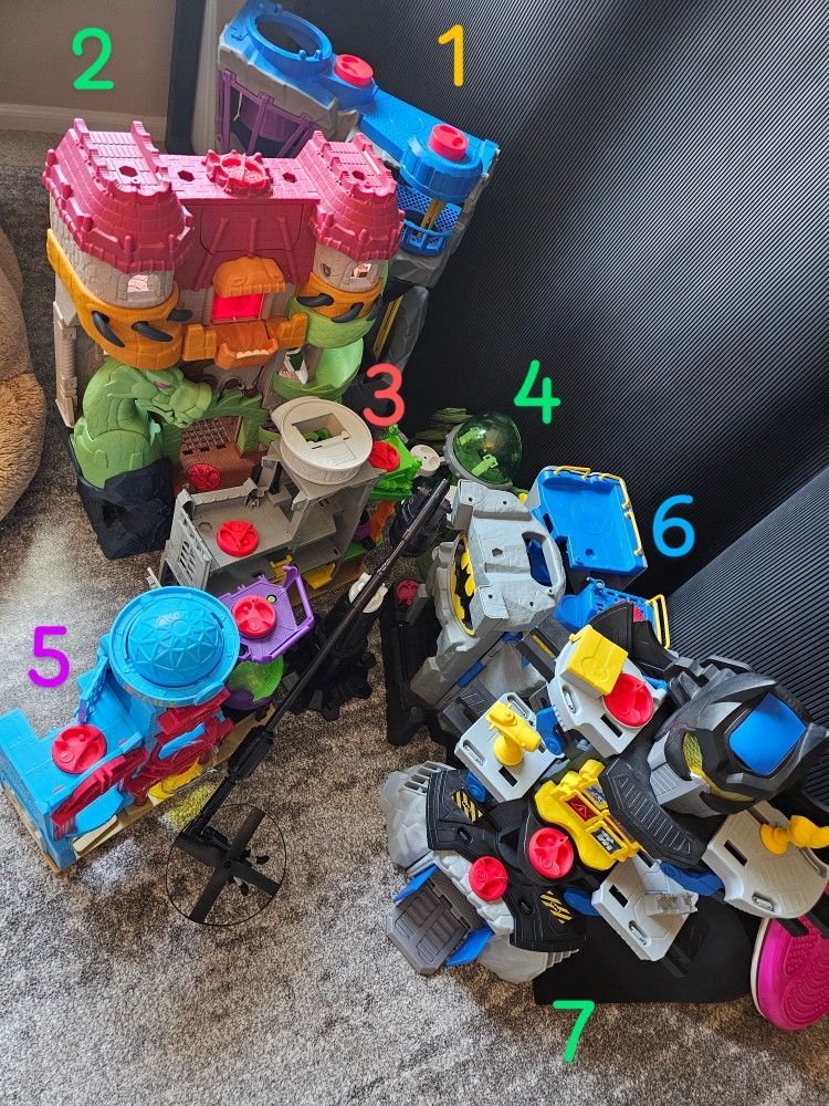 Fortress Toys Batman Superman Green Lantern 