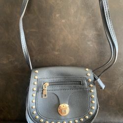 small black leather crossbody purse