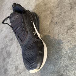 Black Nike Air Max 270 (RIGHT SHOE)