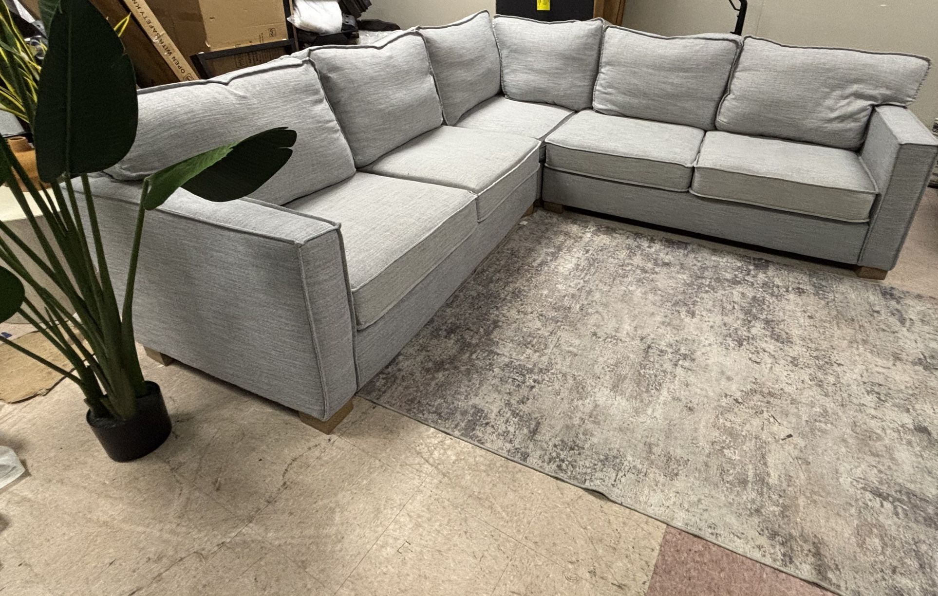 MAGNOLIA LIGHT GREY SECTIONAL FABRIC COUCH, FREE DELIVERY π