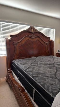 Cal King Bedroom Set