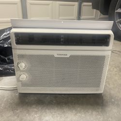 Window AC Unit 