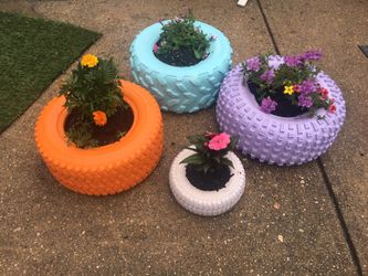 Repurposed tire flower pot