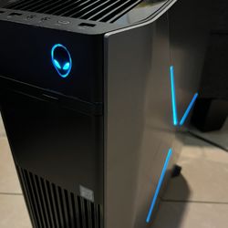 Alienware Aurora R8 Gaming Desktop With 2080 GPU 