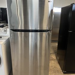 🧊 LG 2-Door Refrigerator – Perfect for Small Spaces!