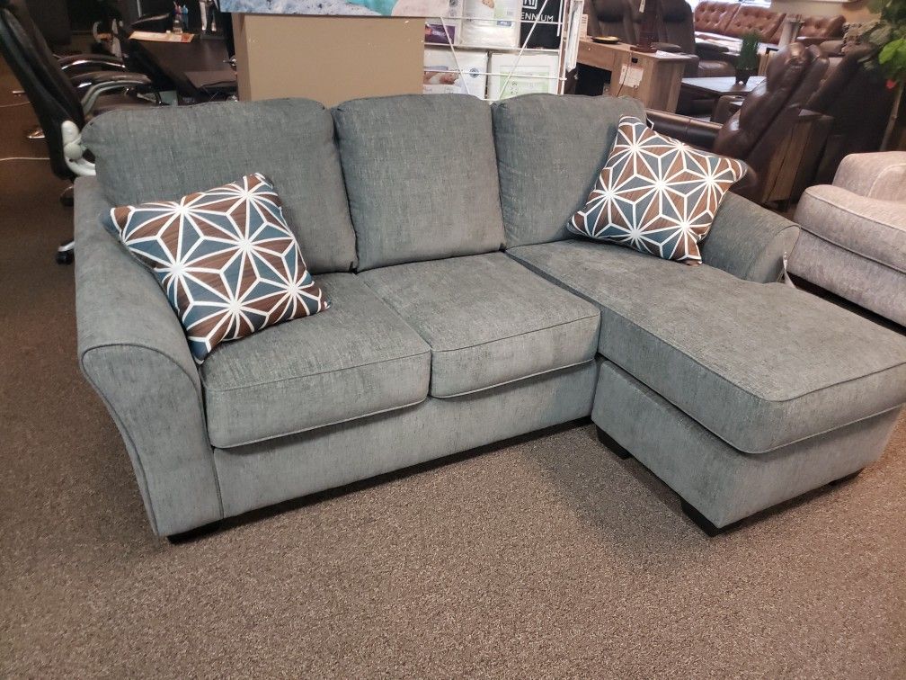 SOFA W/REVERSIBLE CHAISE