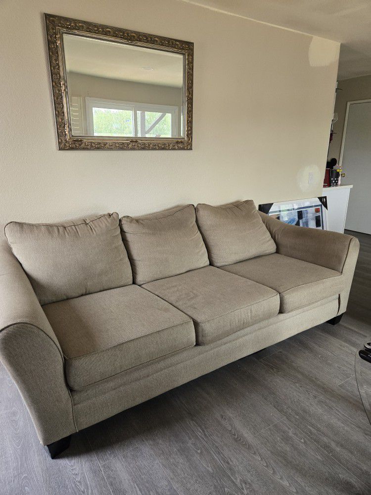 Den/Living Room Furniture 