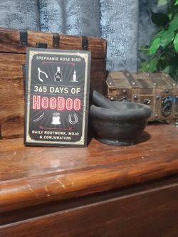 Essential Hoodoo Book: 365 Days of Hoodoo by Stephanie Rose Bird (Excellent Paperback