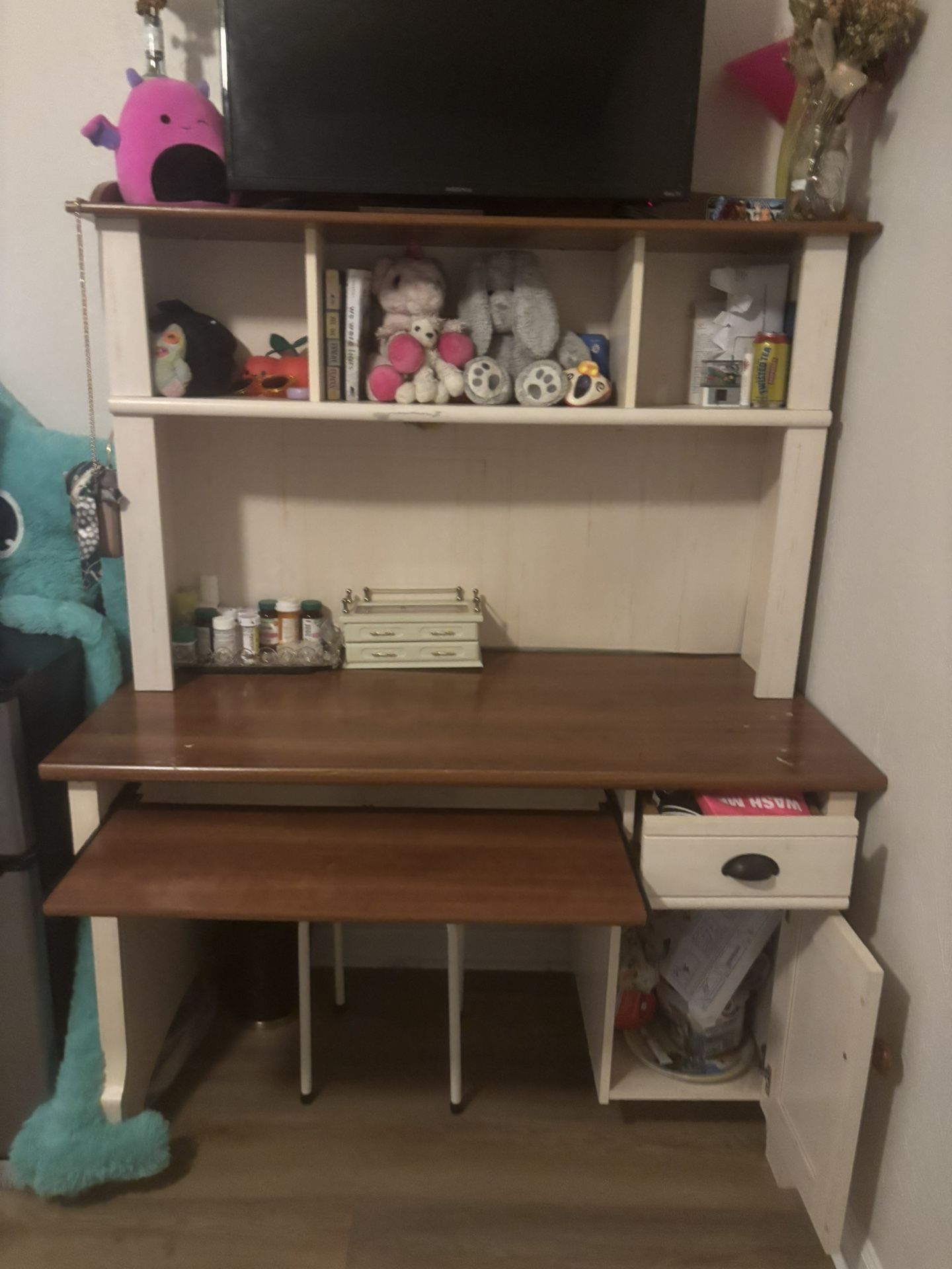 Vanity Dresser