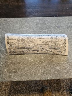 HAND ENGAVING ALASKAN "THE WHALER INDIAN OFF TAHITI" ON FAKE BONE SOUVENIR STATU