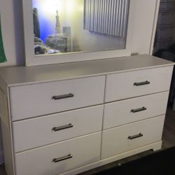 White bedroom furniture set for sale.