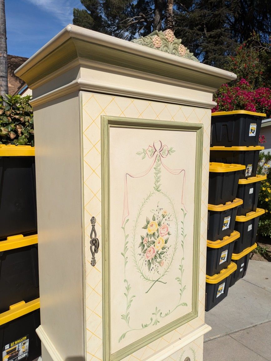 Wardrobe Cabinet