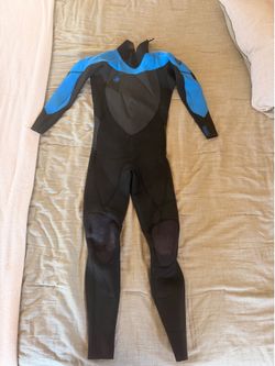 BODY GLOVE 4:3 WETSUIT FOR SALE!!