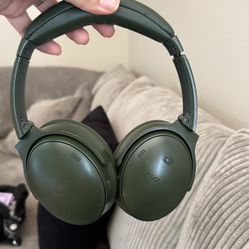 Bose Nosie Canceling Headphones 